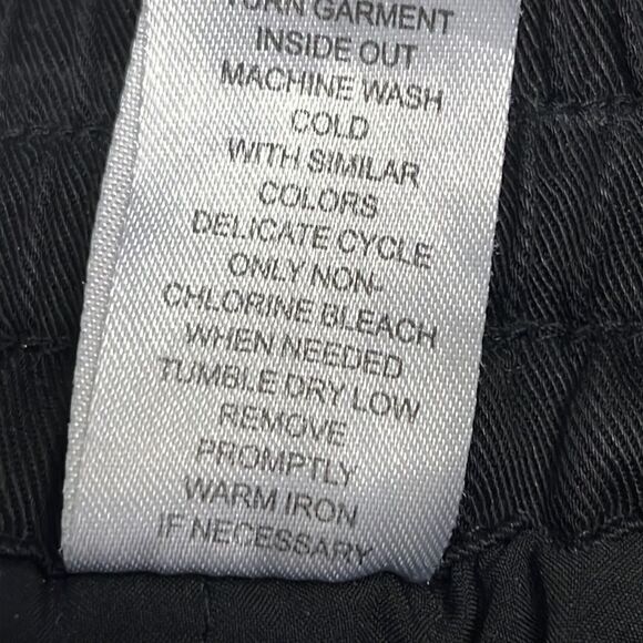 Workshop Black 100% Lyocell Pull-on Drawstring Capri Pants w/ Pockets- Medium - Picture 15 of 15